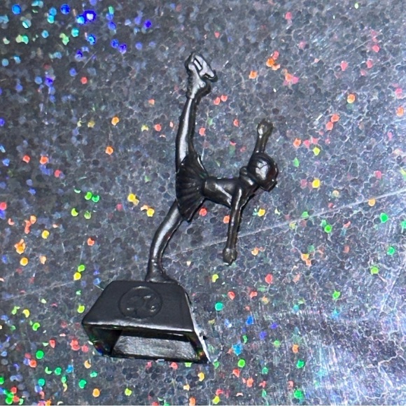 Barbie Careers Ice Skate Doll with Trophy Blonde Hair Outfit Skirt Skates - Picture 10 of 11